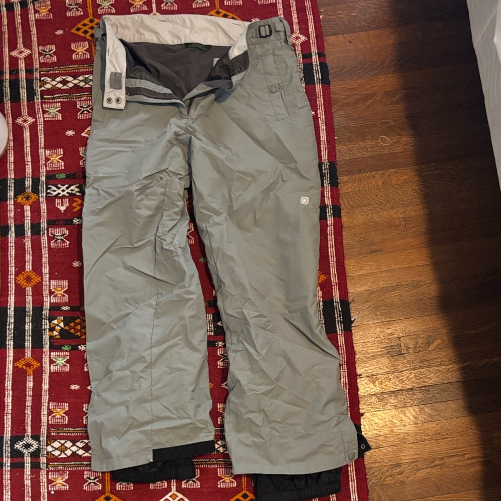 Columbia Women’s Light Gray Ski Pants